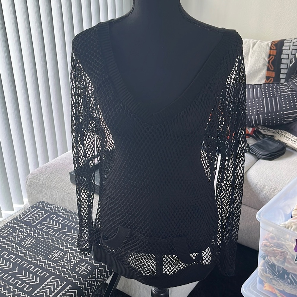 Fashion Exit | Net V-Neck Long Sleeve Top